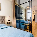Daire Main Street Lounge - Terrace, Free P, Self Check-in Riga