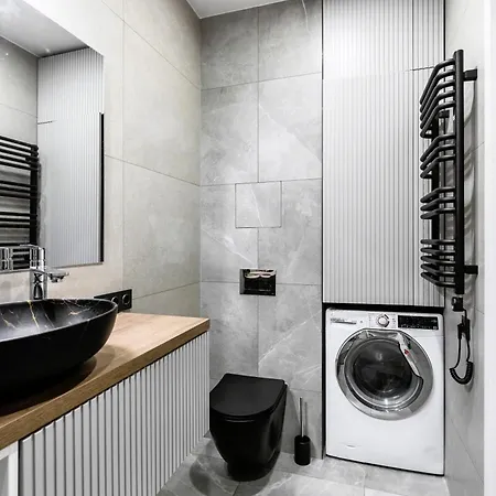 Main Street Lounge - Terrace, Free P, Self Check-in *