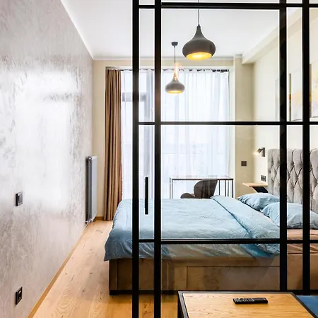 Main Street Lounge - Terrace, Free P, Self Check-in