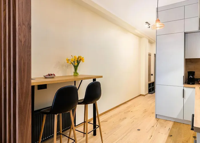 Main Street Lounge - Terrace, Free P, Self Check-in 里加