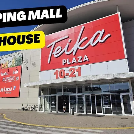 Main Street Lounge - Terrace, Free P, Self Check-in * Riga