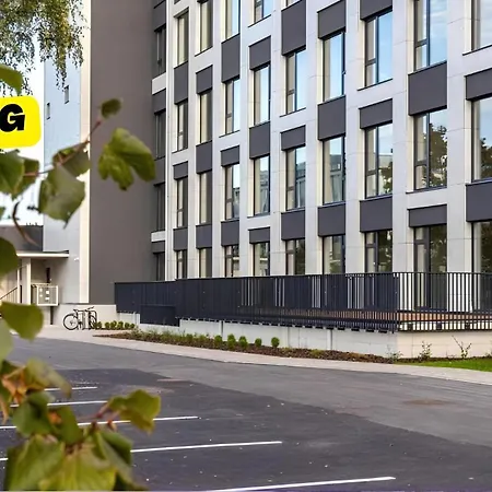 Main Street Lounge - Terrace, Free P, Self Check-in *