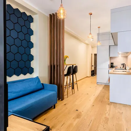 Main Street Lounge - Terrace, Free P, Self Check-in Riga