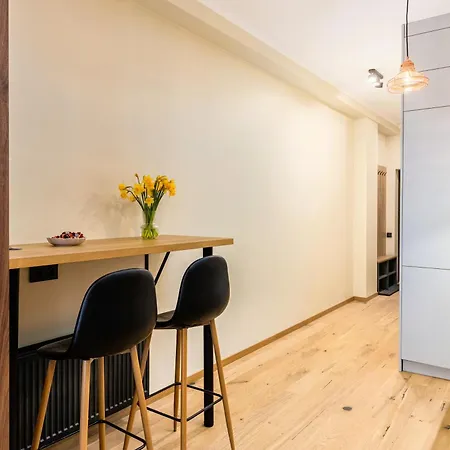 Main Street Lounge - Terrace, Free P, Self Check-in Рига